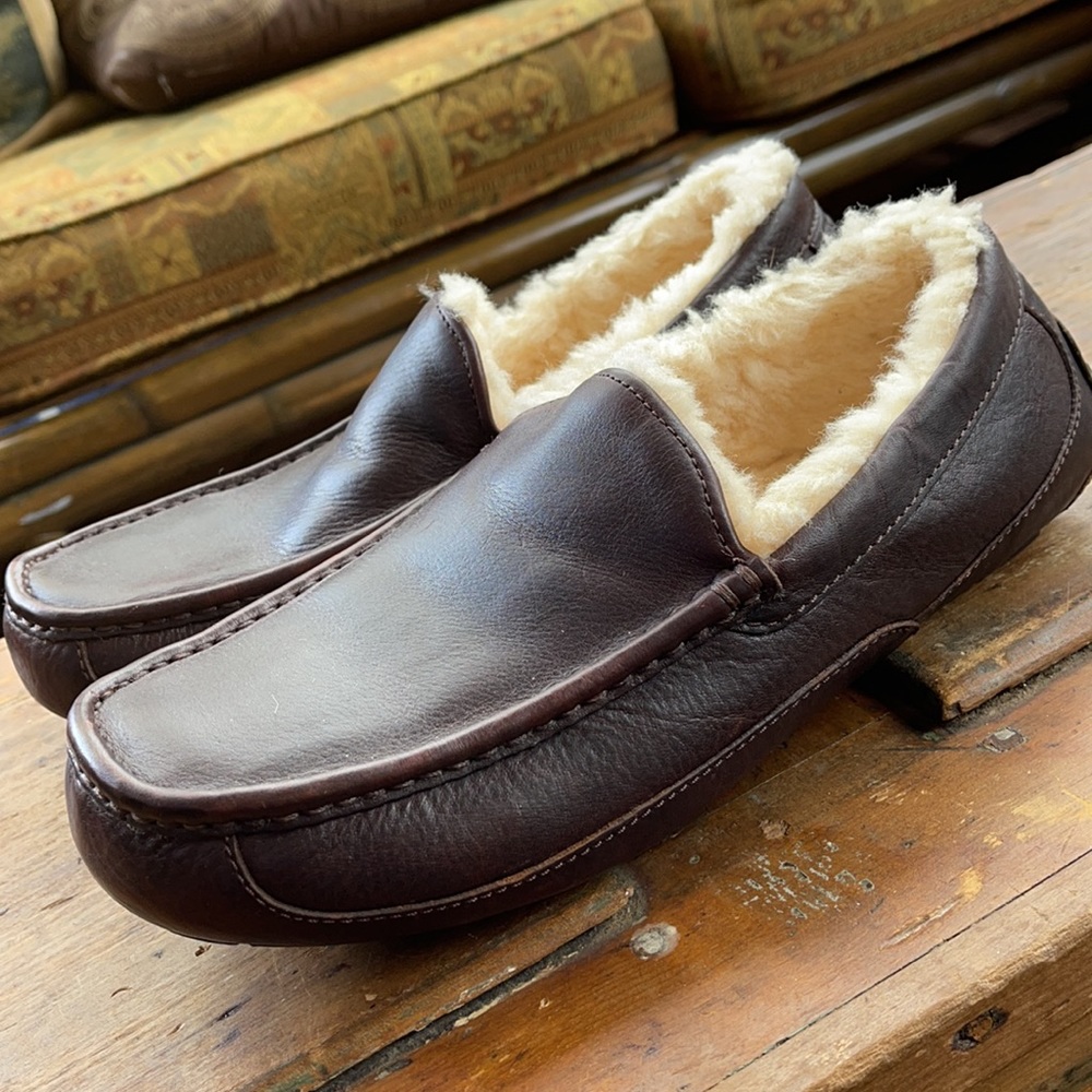 UGG Classic Ascot SZ 10 Leather Slippers BIN3